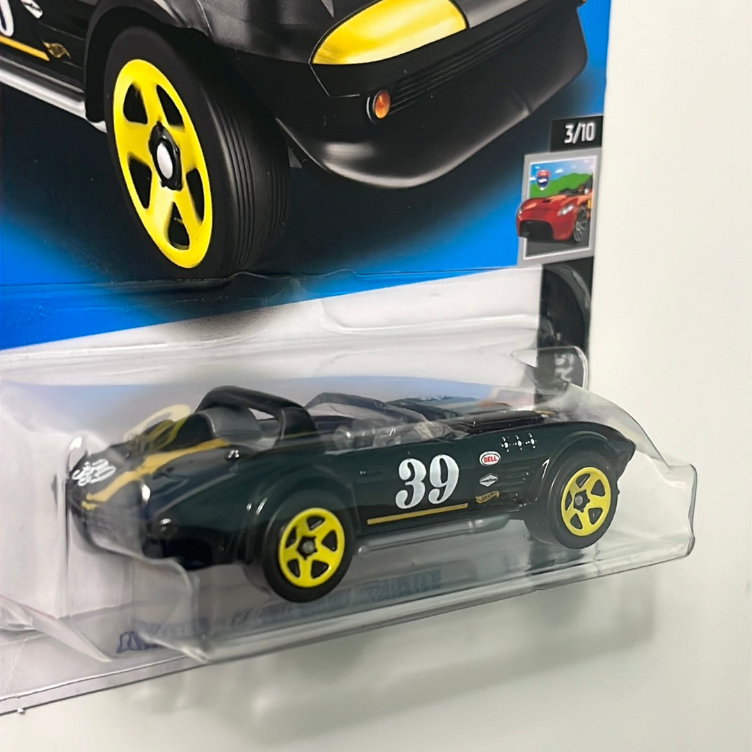 Hot Wheels Chevrolet Corvette Grand Sport Roadster Black / Yellow