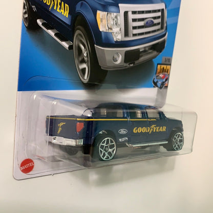 Hot Wheels 1/64 2009 Ford F-150 Good Year Blue