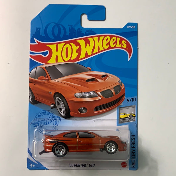Hot Wheels ‘06 Pontiac GTO Orange