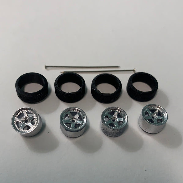 1/64 LMGT2 Wheels (Chrome)