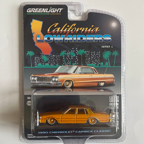 1990 Chevrolet Caprice Classic Custom Kandy Orange in 1:64 scale by Greenlight e 1990 Chevrolet Caprice Classic Custom Kandy Orange in 1:64 scale by Greenlight e